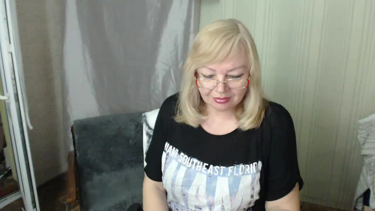 EvelynLoveShy Live Sex April 9, 2026