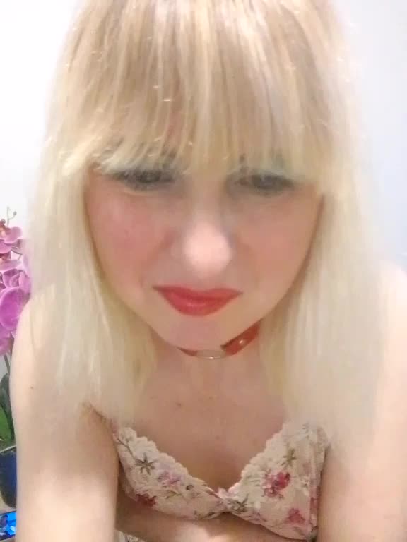 Lady_in_Red Live Sex April 9, 2026