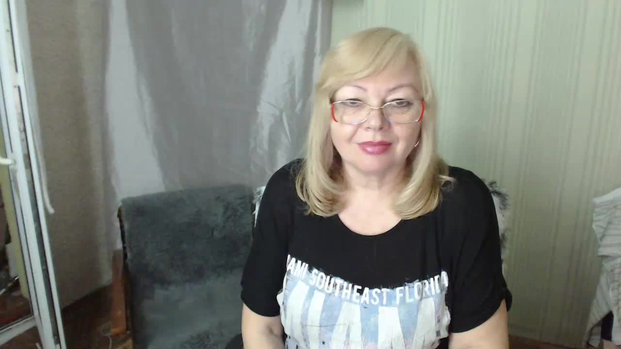 EvelynLoveShy Live Sex April 9, 2026