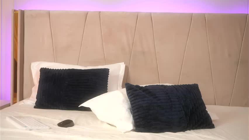 myriamfox_ Live Sex April 9, 2026