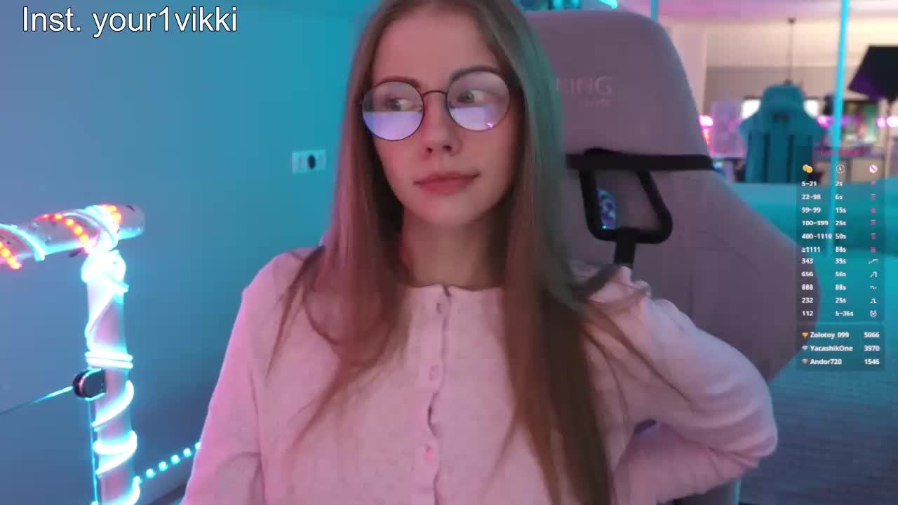 VikkiExtraCheese Live Sex April 10, 2026