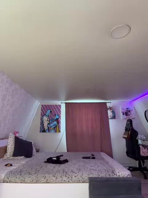 -MaybeBaby- Live Sex April 10, 2026