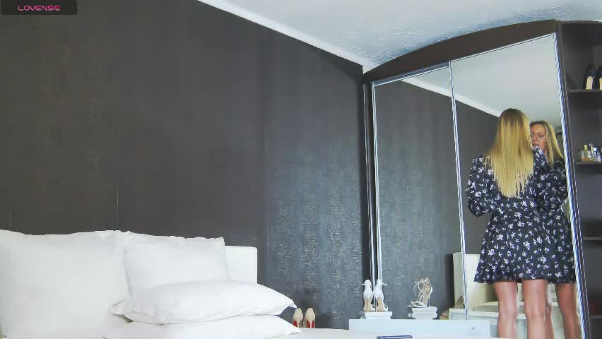 hefner_girl Live Sex April 10, 2026