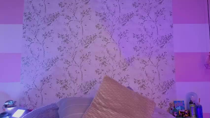 charlote__miller Live Sex April 10, 2026
