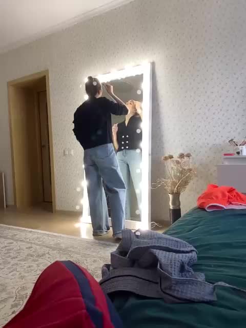 YuGoVi Live Sex April 11, 2026