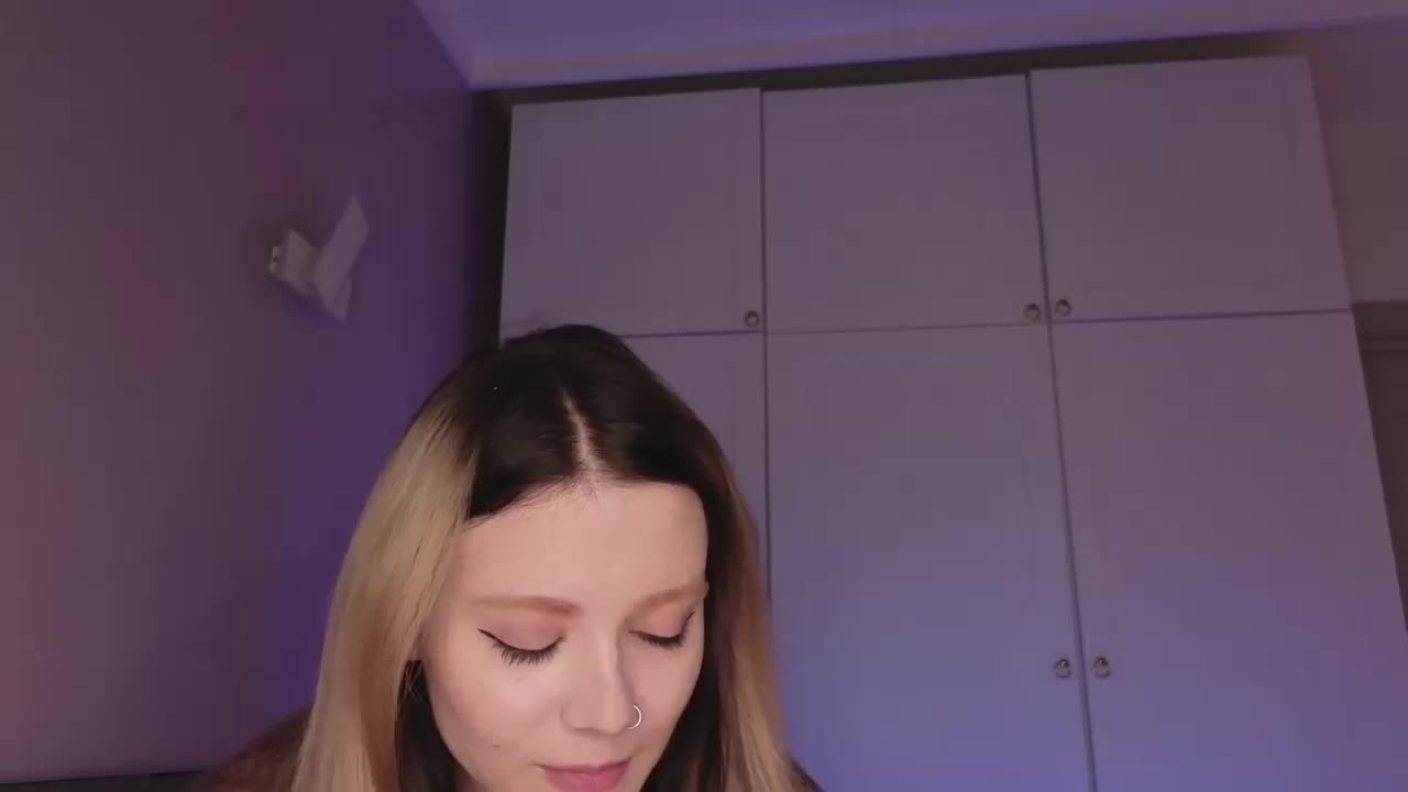 Alicee-teasee Live Sex April 12, 2026