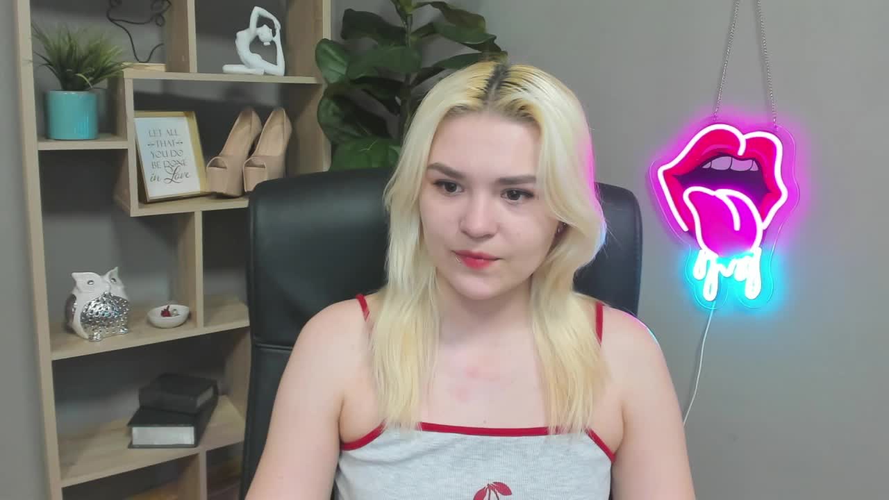 SweetLilyxo Live Sex April 12, 2026