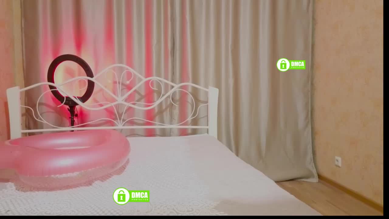Berkova_L Live Sex April 12, 2026