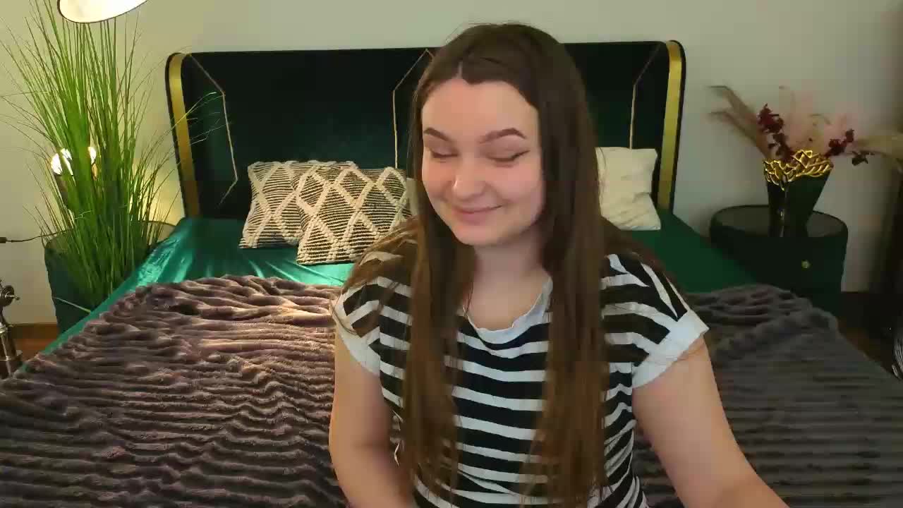 MagikPeachh Live Sex April 12, 2026