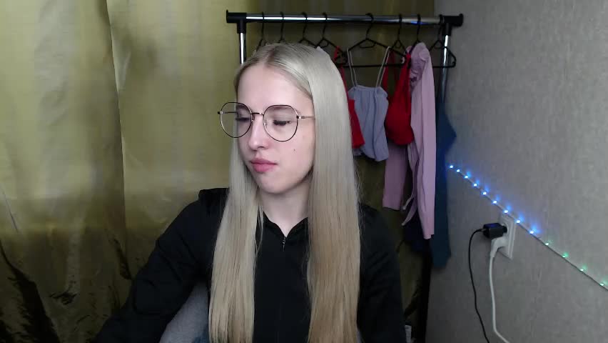 sweet_amelia03 Live Sex April 12, 2026