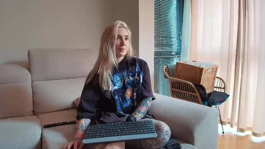 tattoobbgirl Live Sex April 12, 2026