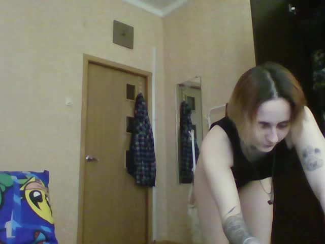 Hotredhead01 Live Sex April 13, 2026