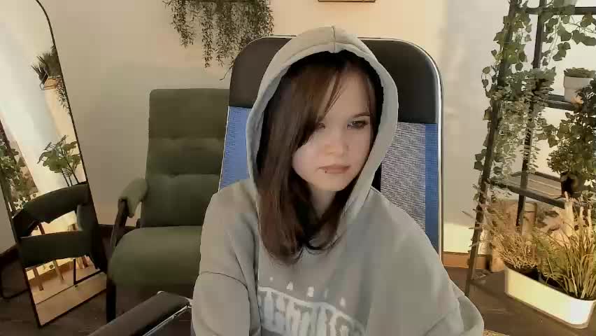 elainebeness Live Sex April 13, 2026