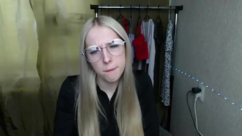 sweet_amelia03 Live Sex April 13, 2026
