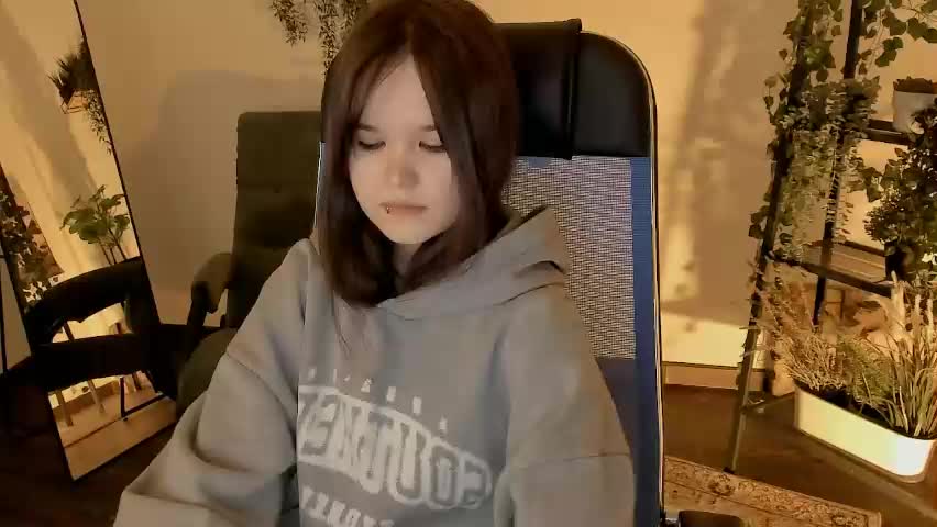 elainebeness Live Sex April 13, 2026