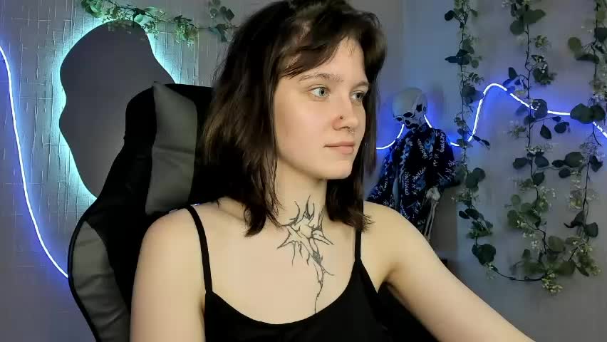 elastikiss Live Sex April 13, 2026