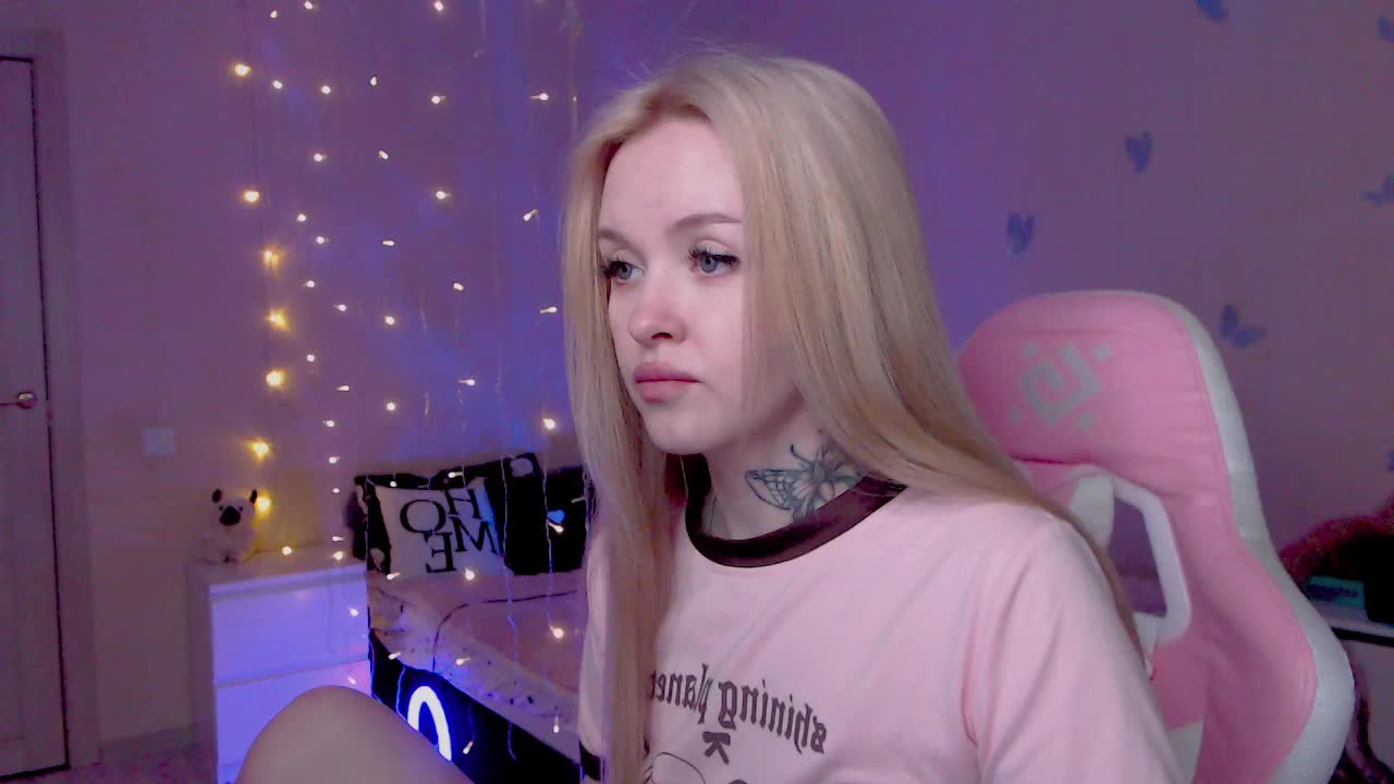 NaughtyMable Live Sex April 14, 2026