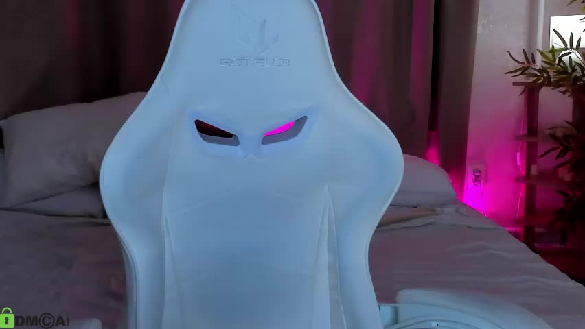 alli_aster Live Sex April 14, 2026