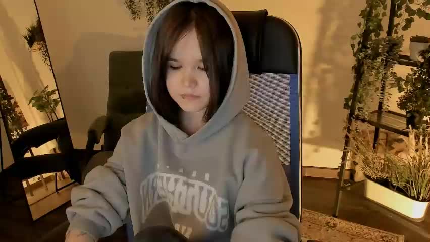 elainebeness Live Sex April 14, 2026