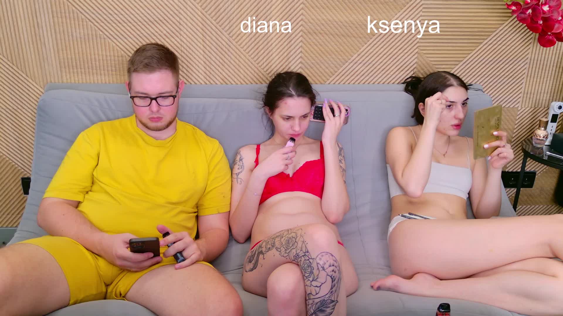 WebcamSlut Live Sex April 14, 2026