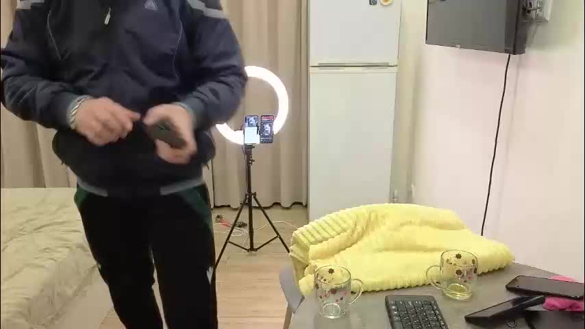 best_ass2000 Live Sex April 14, 2026