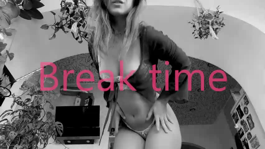 sasha_moormeoow Live Sex April 14, 2026