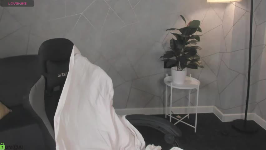 shei1a_shy Live Sex April 14, 2026