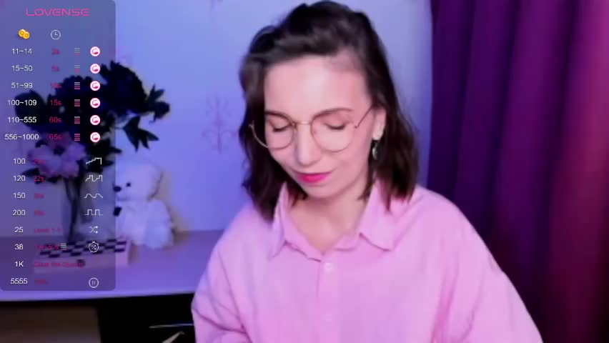 kindhazelhere_ Live Sex April 14, 2026