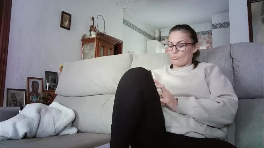 lolahueso Live Sex April 14, 2026
