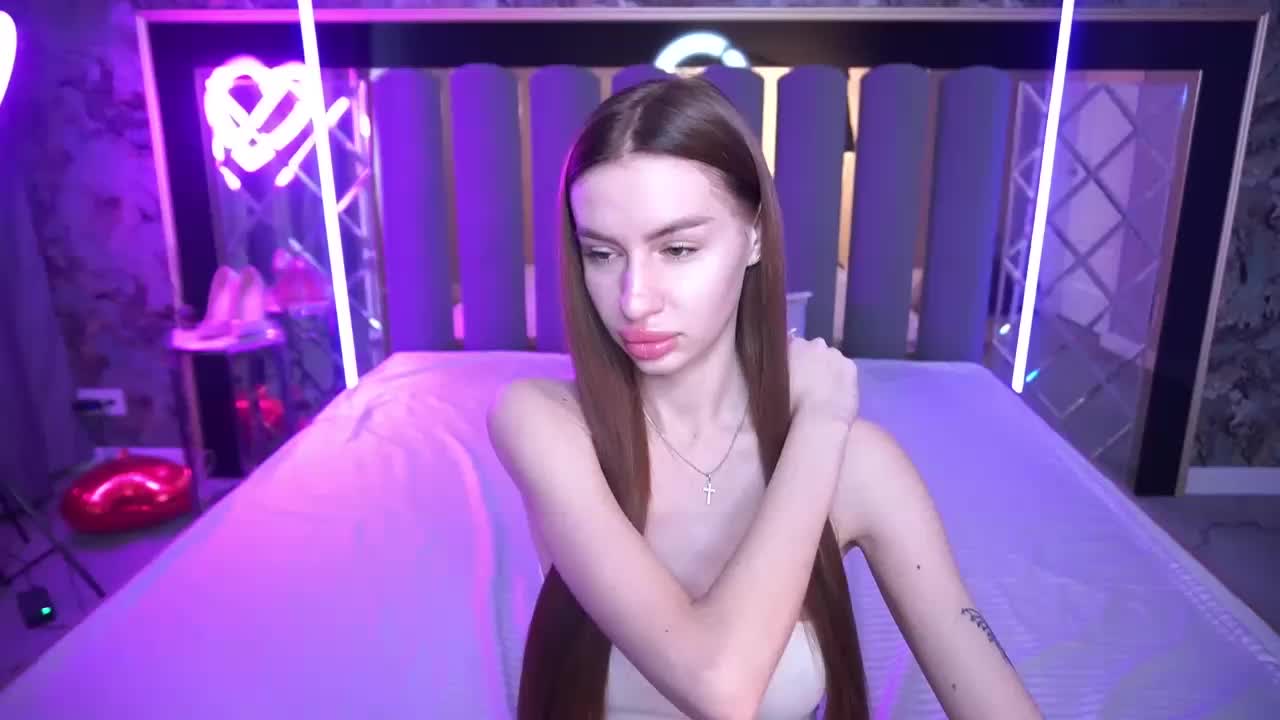 SnowWhiteee Live Sex April 14, 2026
