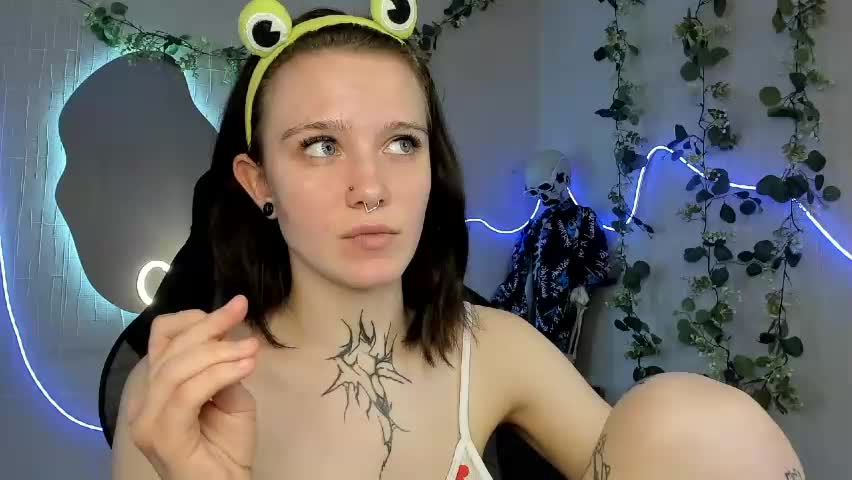 elastikiss Live Sex April 15, 2026