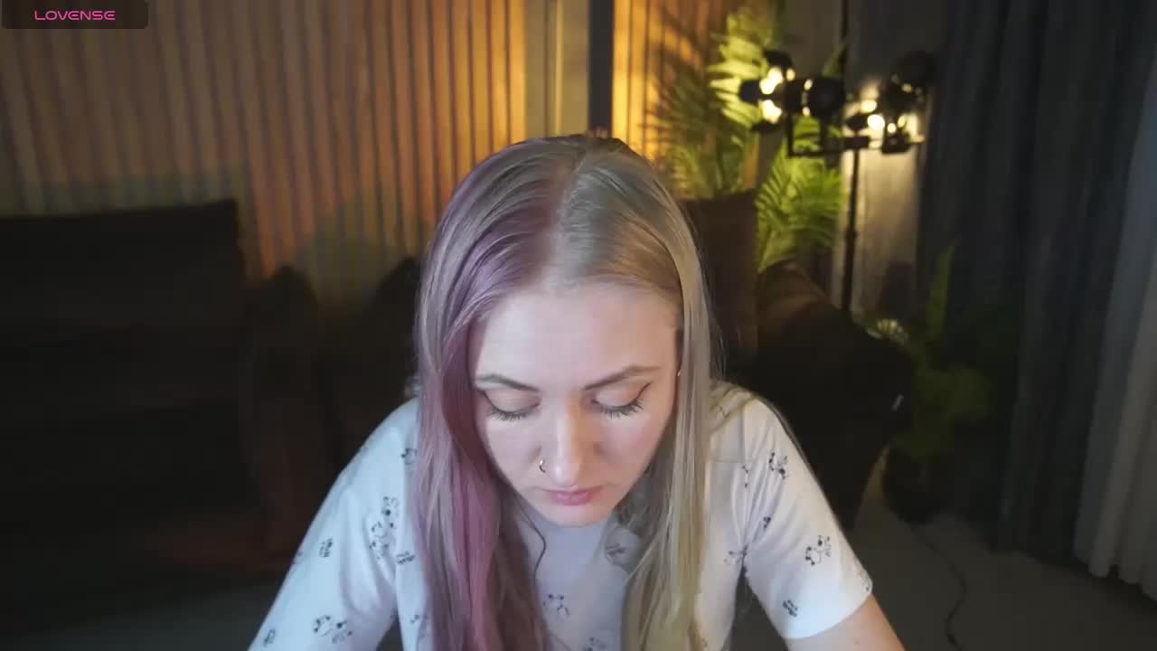 DramaQuenns Live Sex April 15, 2026