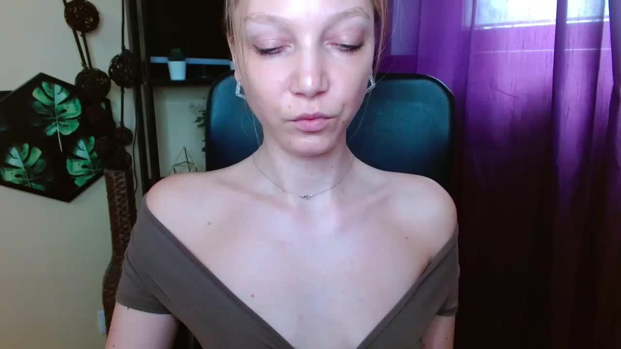 EmillyExtasy Live Sex April 15, 2026