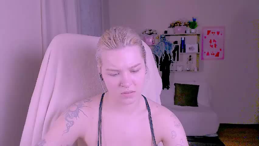 hot_blonda_ Live Sex April 15, 2026