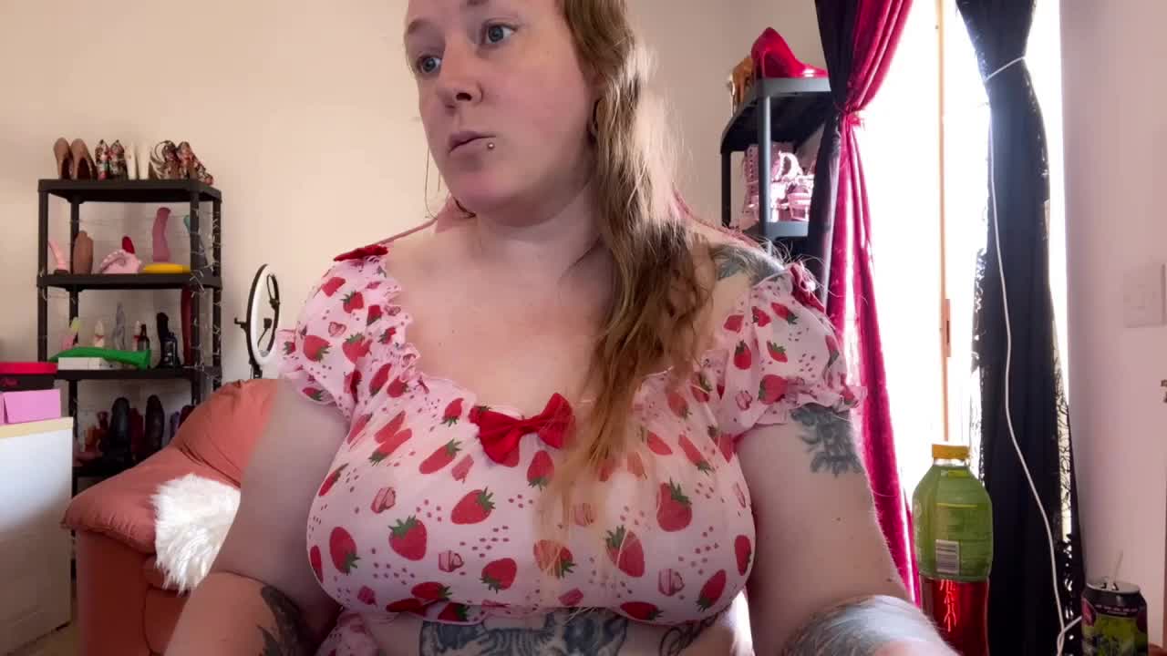 NylonQueen Live Sex April 15, 2026