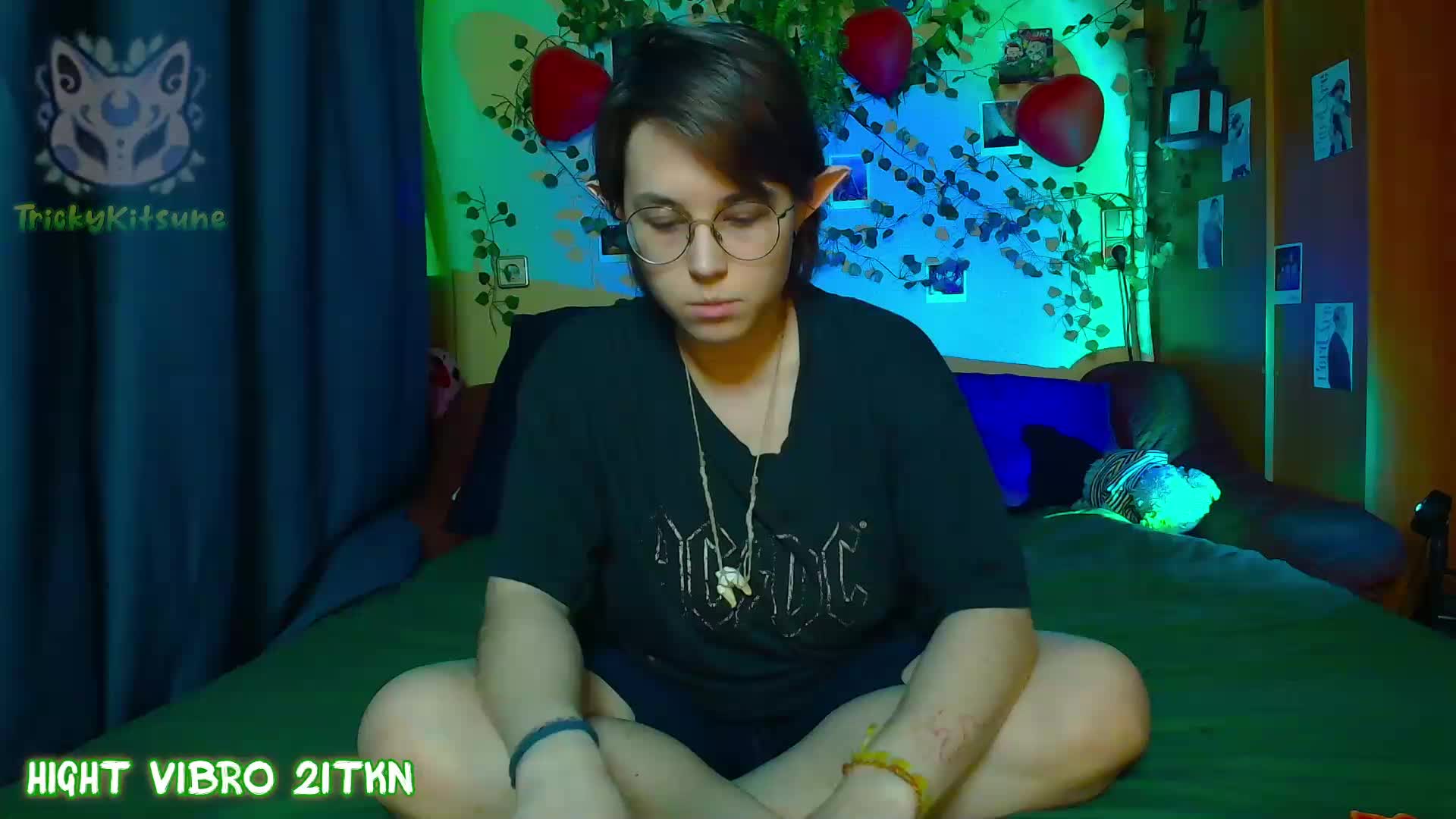 Tricky_Kitsune Live Sex April 15, 2026