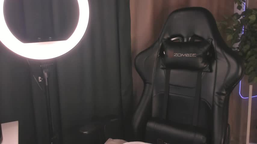 lasly_moon Live Sex April 15, 2026
