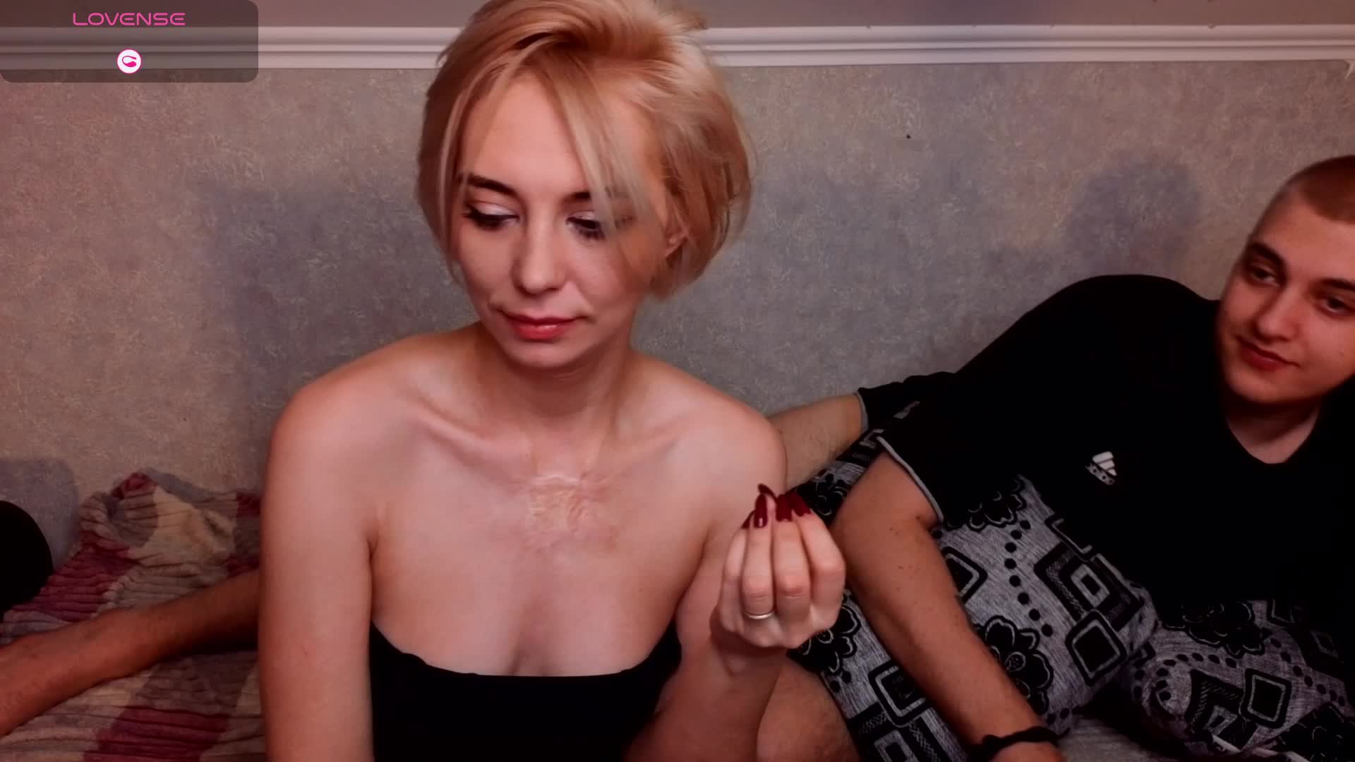 BlondIce Live Sex April 15, 2026
