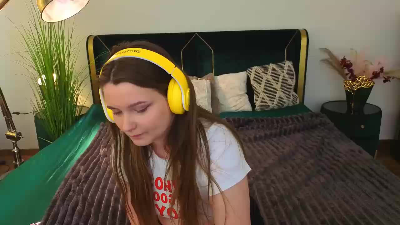 MagikPeachh Live Sex April 16, 2026