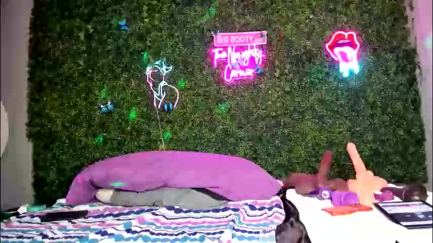 bigbuttsarena Live Sex April 16, 2026