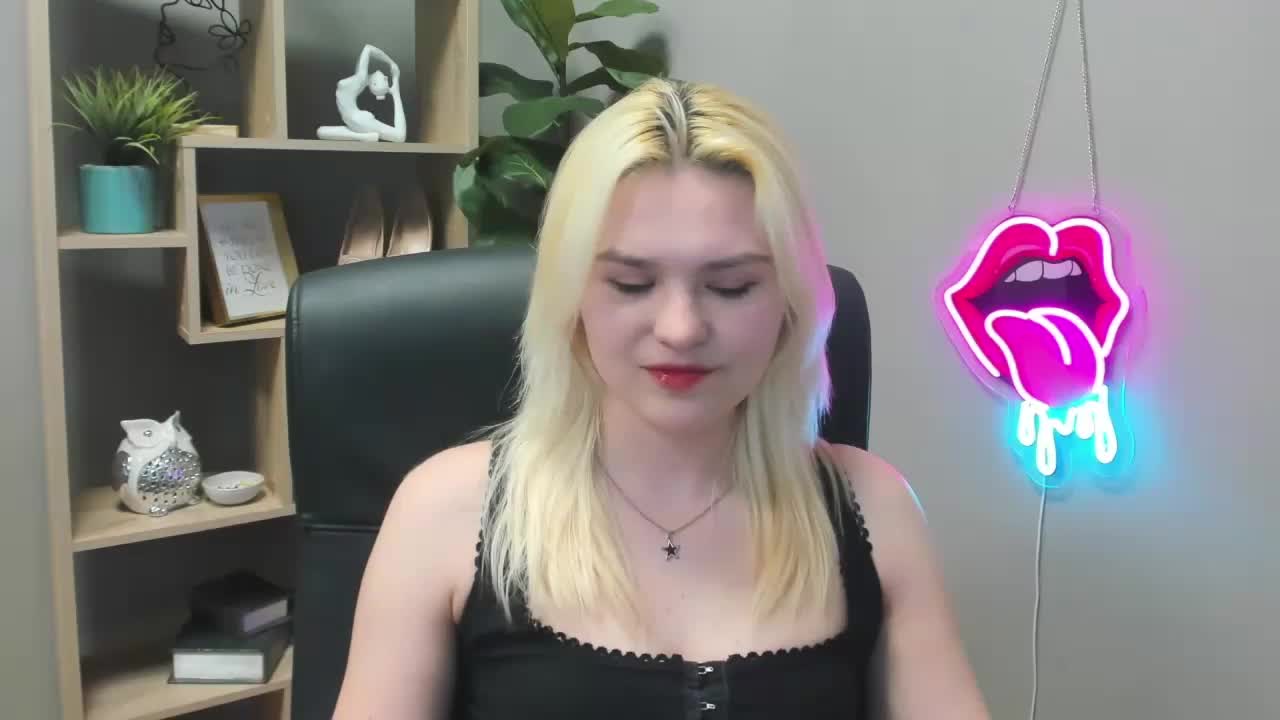 SweetLilyxo Live Sex April 16, 2026