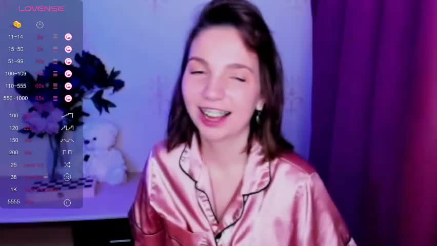 kindhazelhere_ Live Sex April 16, 2026