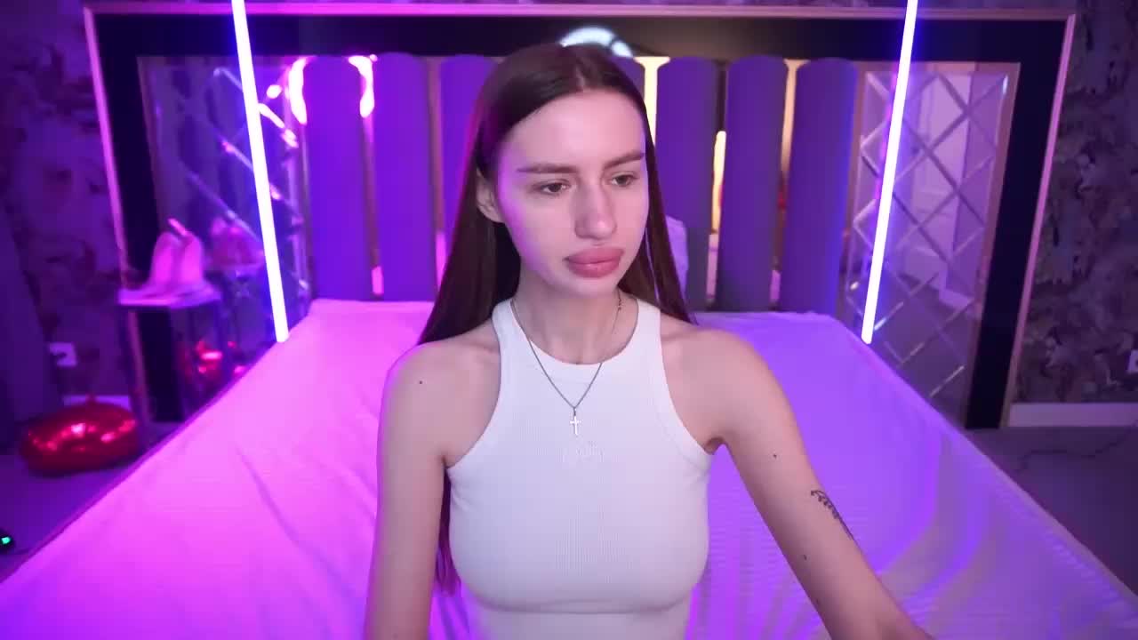 SnowWhiteee Live Sex April 16, 2026