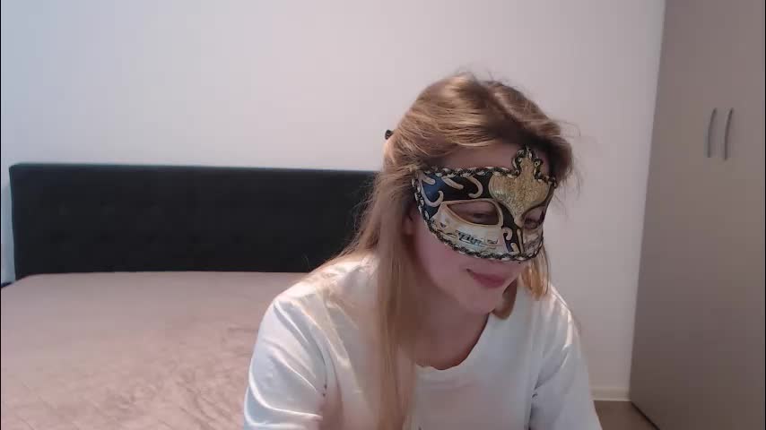 mysterygirl2023 Live Sex April 16, 2026