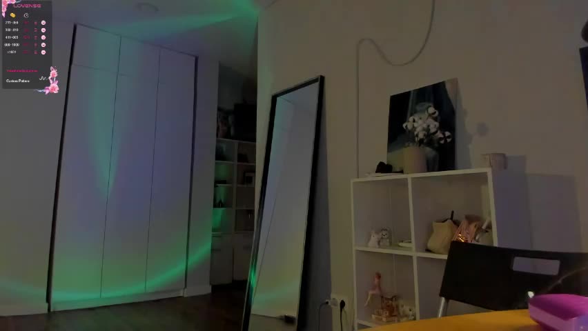 nerenuu_ Live Sex April 16, 2026