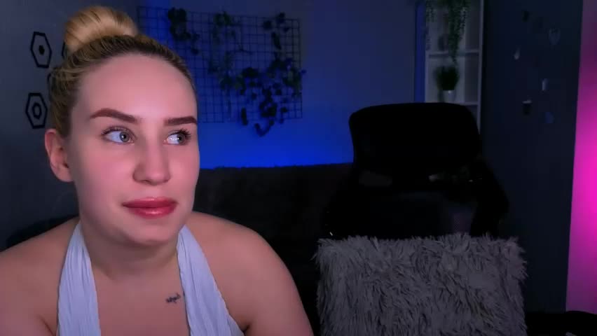 riley_sanders Live Sex April 16, 2026