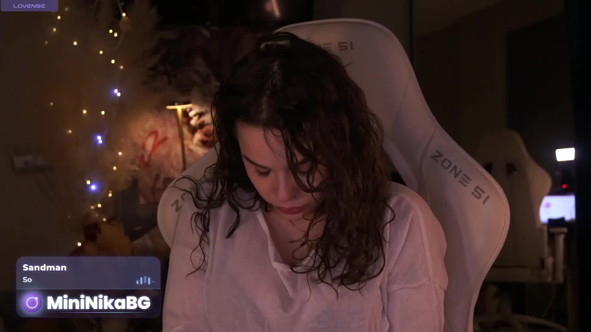 MiniNika Live Sex April 17, 2026
