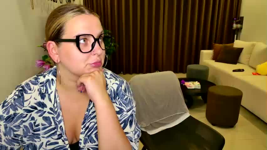 chloe_x_ Live Sex April 17, 2026