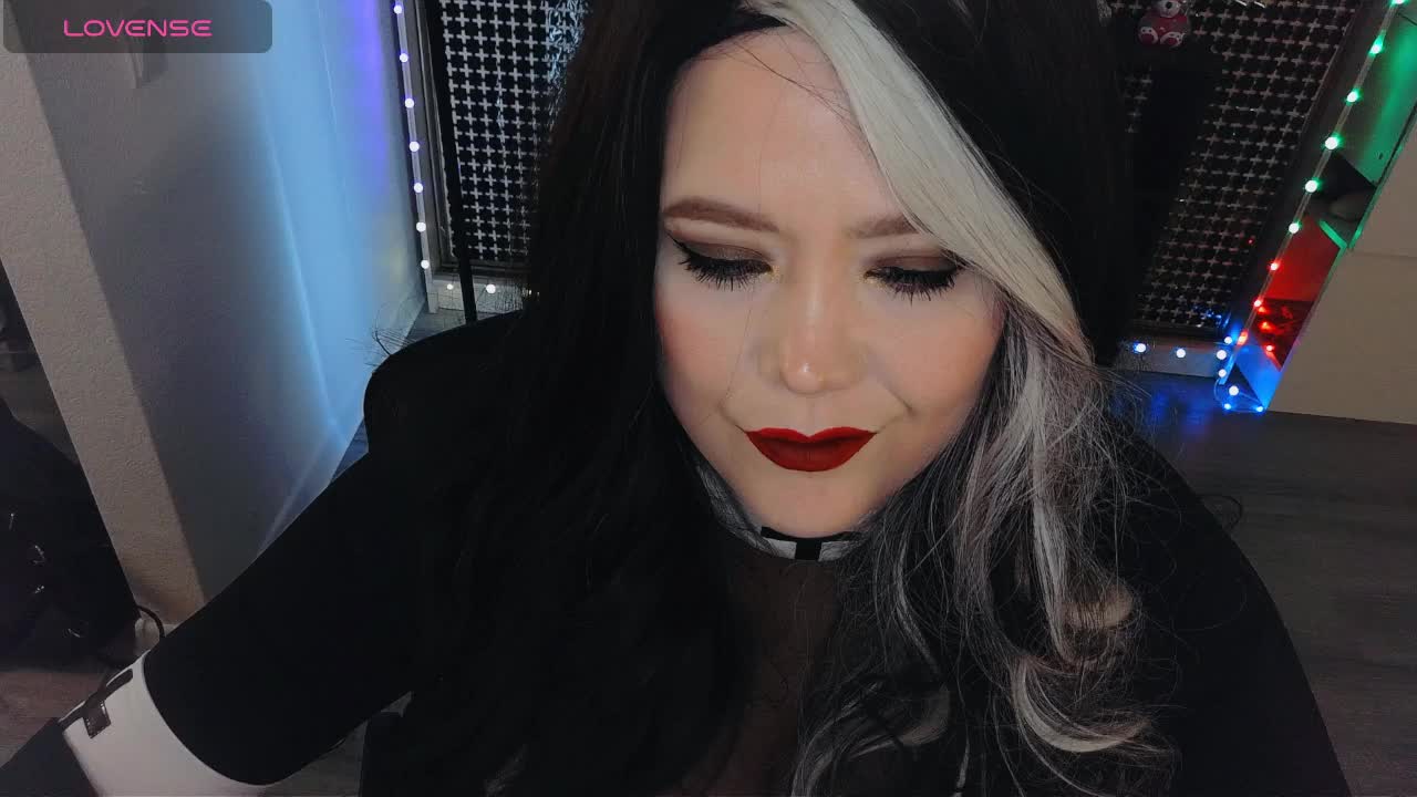 Laura-Wicked Live Sex April 17, 2026