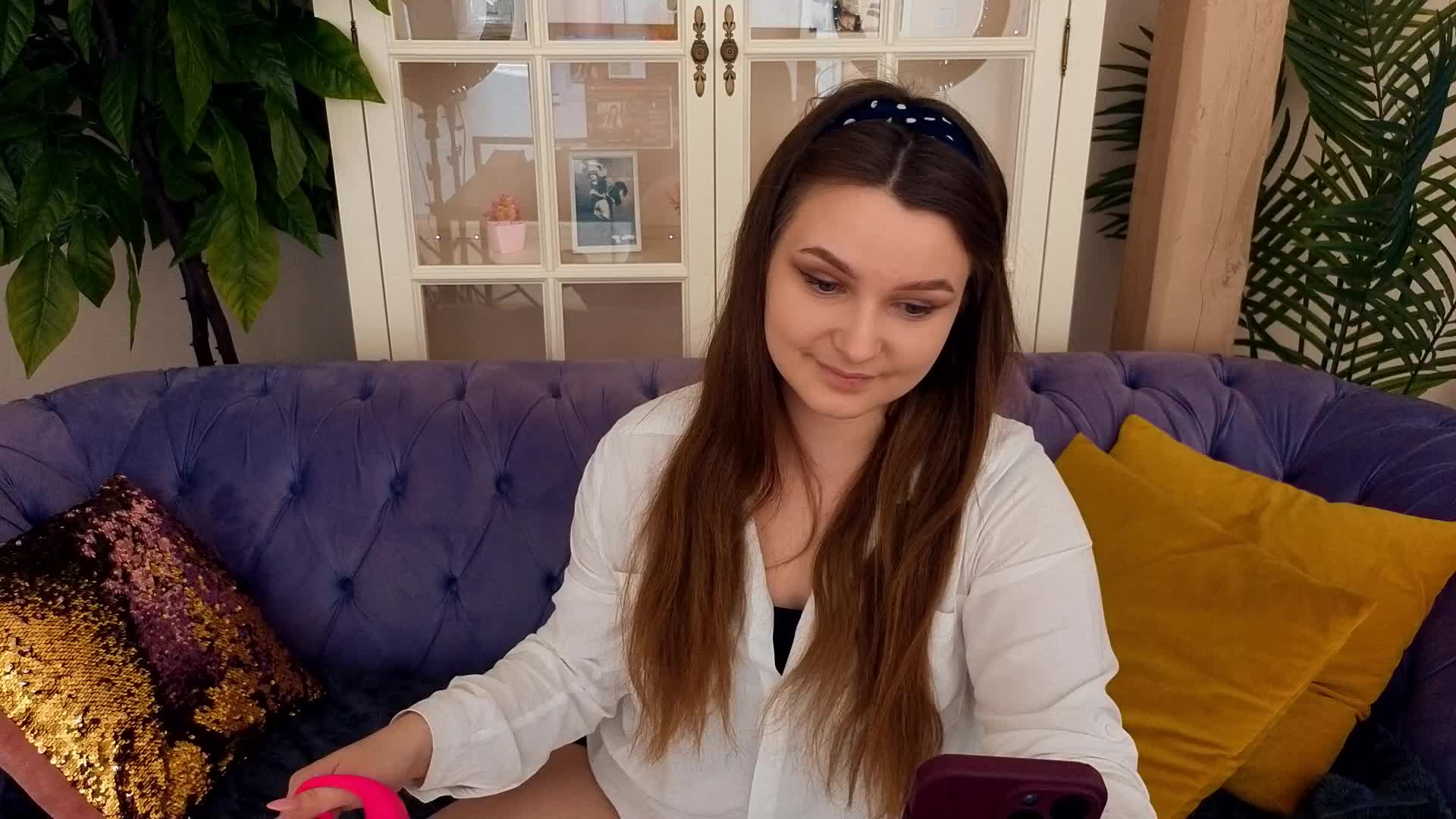 MagikPeachh Live Sex April 17, 2026